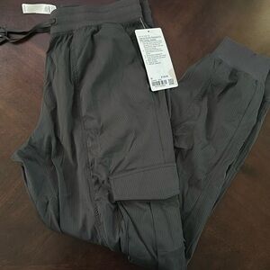 Lululemon Dance Studio Relaxed-Fit Mid-Rise Cargo Pant Size: M Grey Size M
